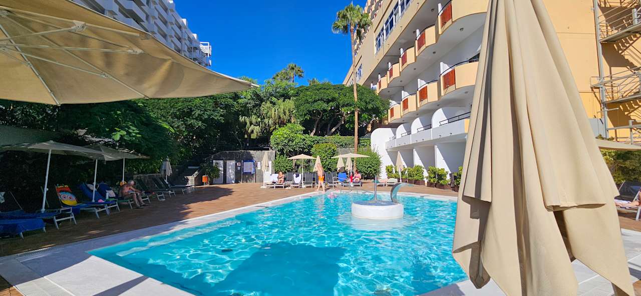 Pool allsun Hotel Lucana