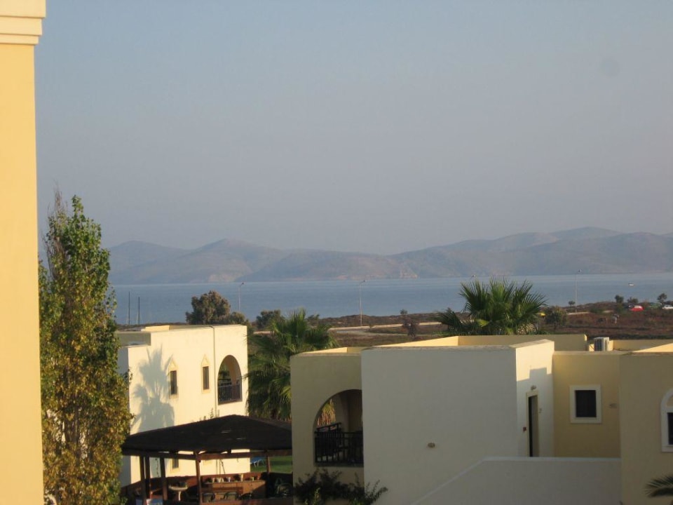 Blick vom Balkon Haupthaus Richtung Strand Grecotel Casa Paradiso