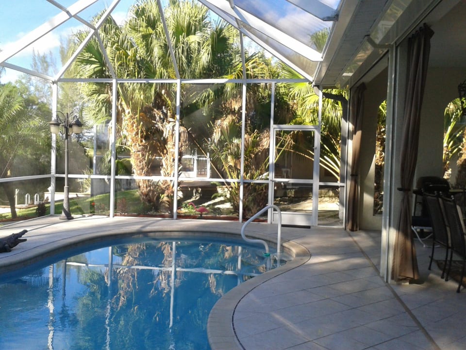 The relaxing pool Villa Ibis