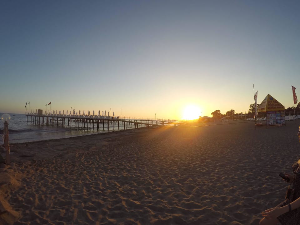 Sonnenuntergang Quattro Beach Spa & Resort
