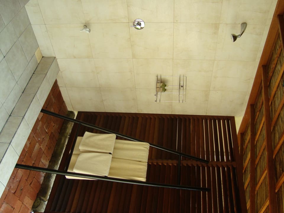 Dusche Kuredu Island Resort & Spa