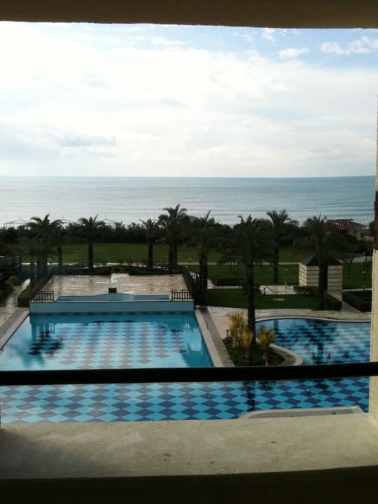 Direkter Blick auf Poolanlage Kempinski Hotel The Dome Belek