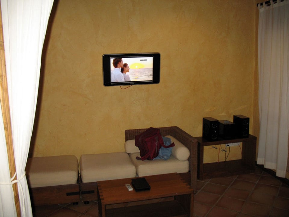 TV Kuramathi Maldives