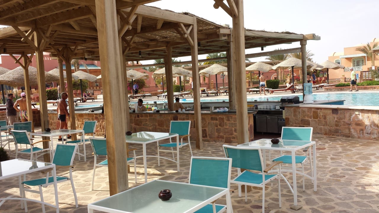 Poolbar am mittleren Pool Radisson Blu Resort, El Quseir
