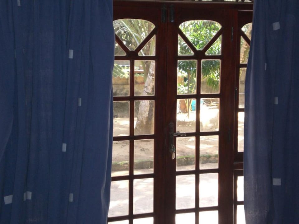 Ausblick vom Staff Room auf die Einfahrt Wunderbar Beach Club Hotel