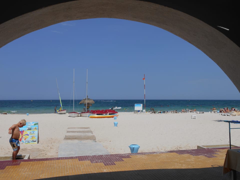 Blick zu Strand von der Strandbar El Mouradi Club Kantaoui
