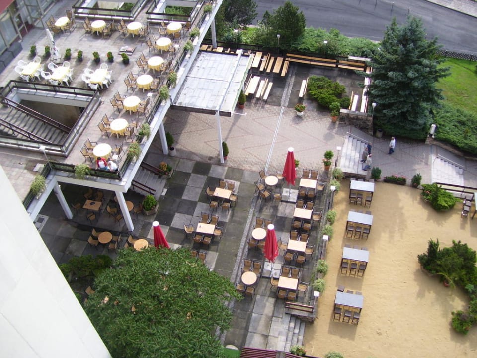 Blick auf den Biergarten AHORN Berghotel Friedrichroda
