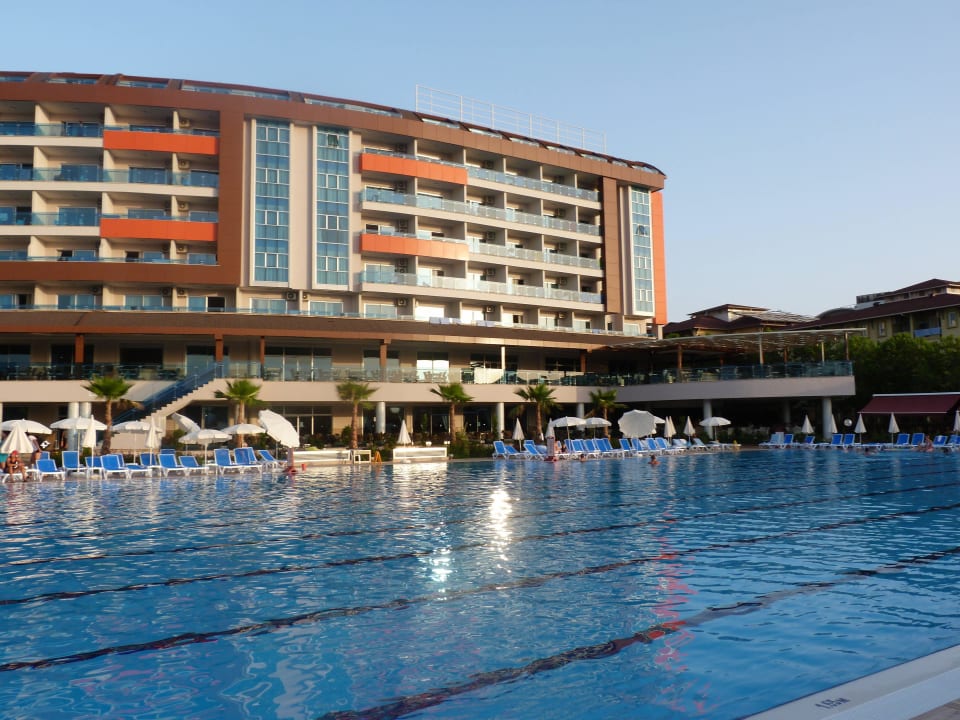 Neubau mit Pool Lonicera Resort & Spa Hotel