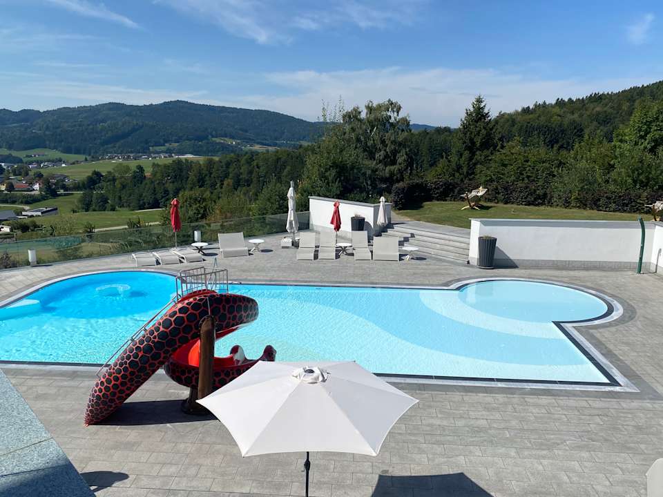 Pool AIGO welcome family