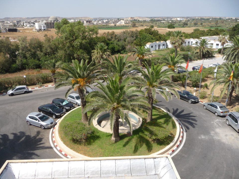 Zufahrt von oben Royal Lido Resort & Spa
