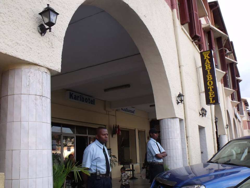 Vue extérieure  Karibotel & Domaine Manerinerina