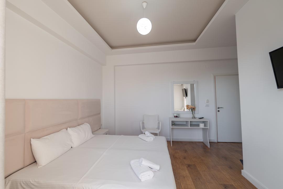 Zimmer Hotel Myrtai - City Center