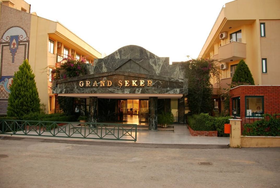 Eingangsbereich Grand Seker Hotel