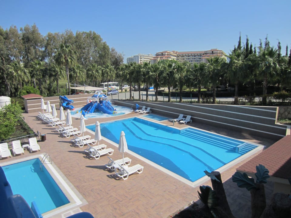 Der neue Pool Hotel Grand Side