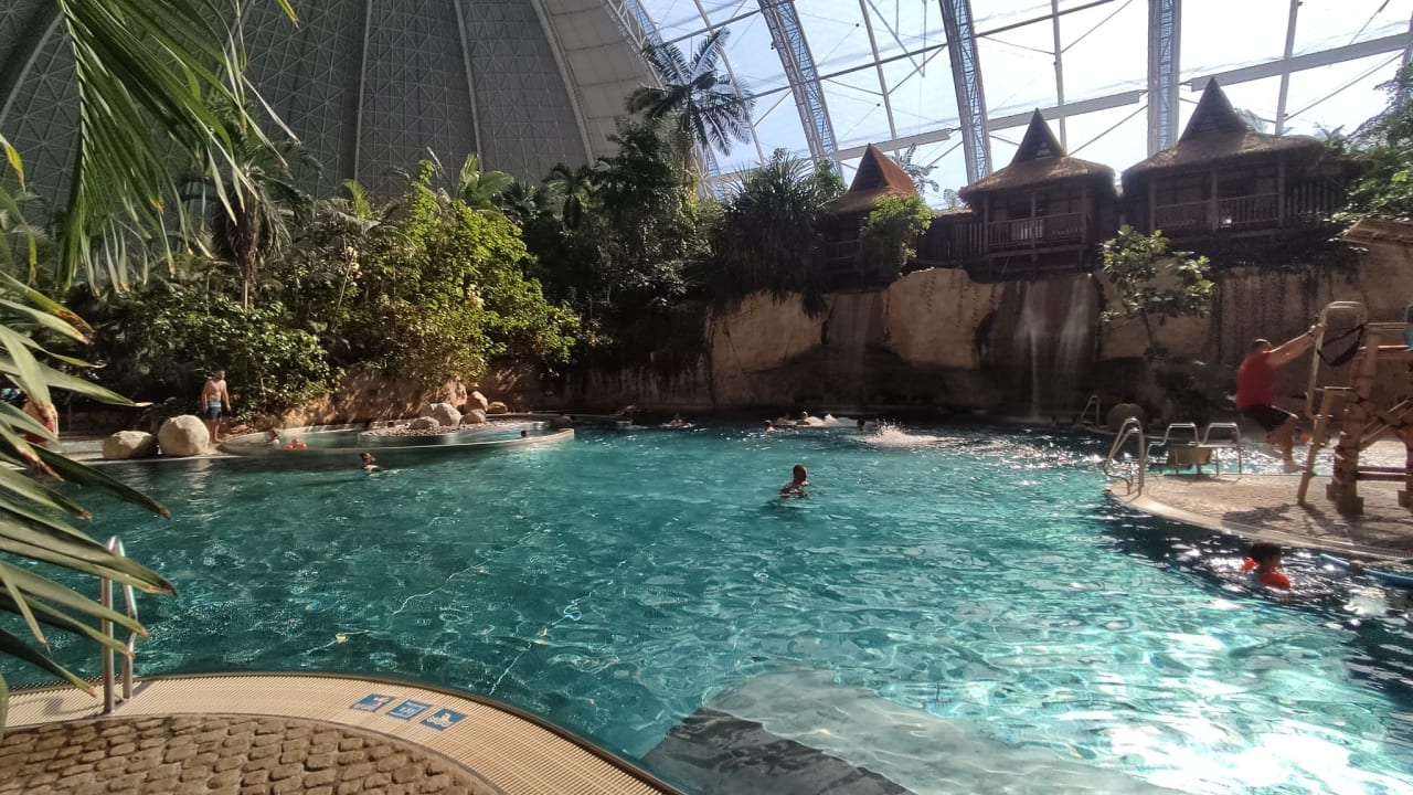 Pool Tropical Islands Resort