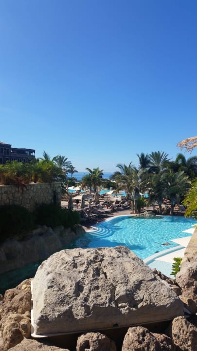 Tolle Gartenanlage mit Steinen Lopesan Villa del Conde Resort & Thalasso