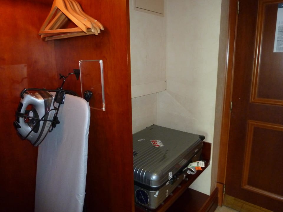 Bügeleisen mit Bügelbrett Sheraton Jumeirah Beach Resort