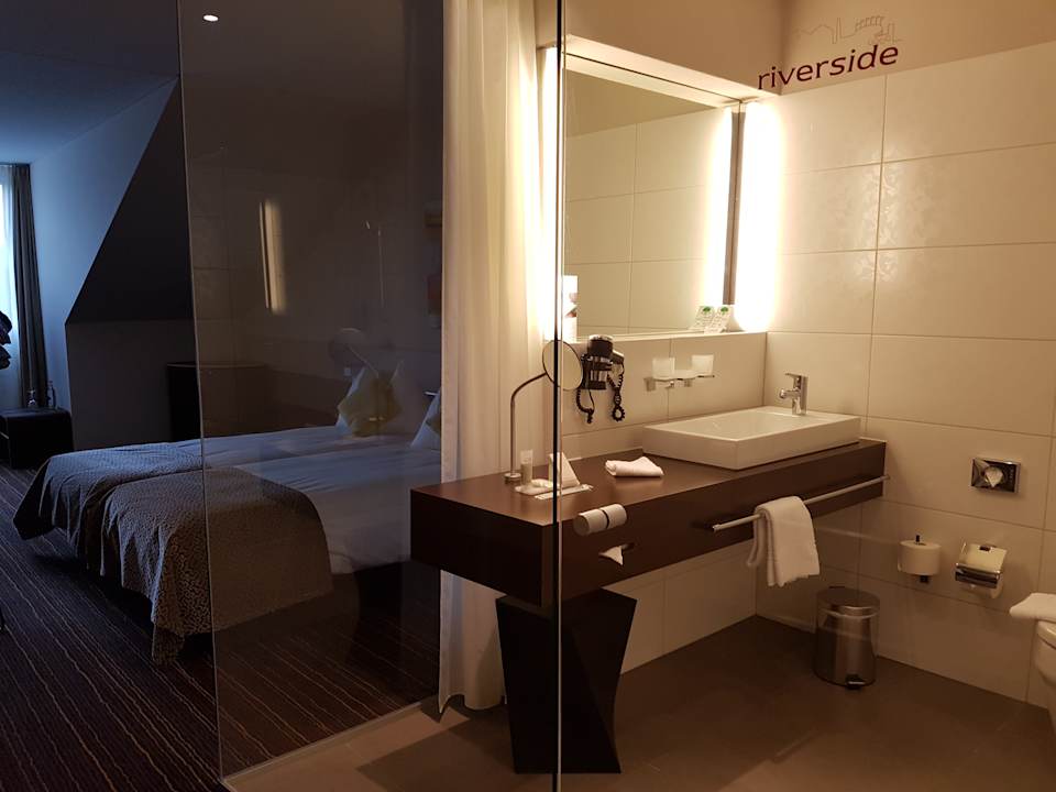 Zimmer Riverside Hotel