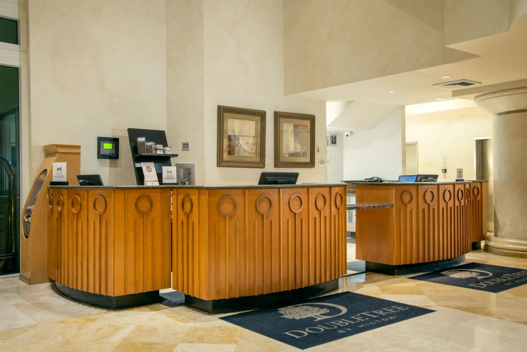 Lobby DoubleTree by Hilton Ocean Point Resort & Spa- North Miami Beach / Sunny Isles Beach