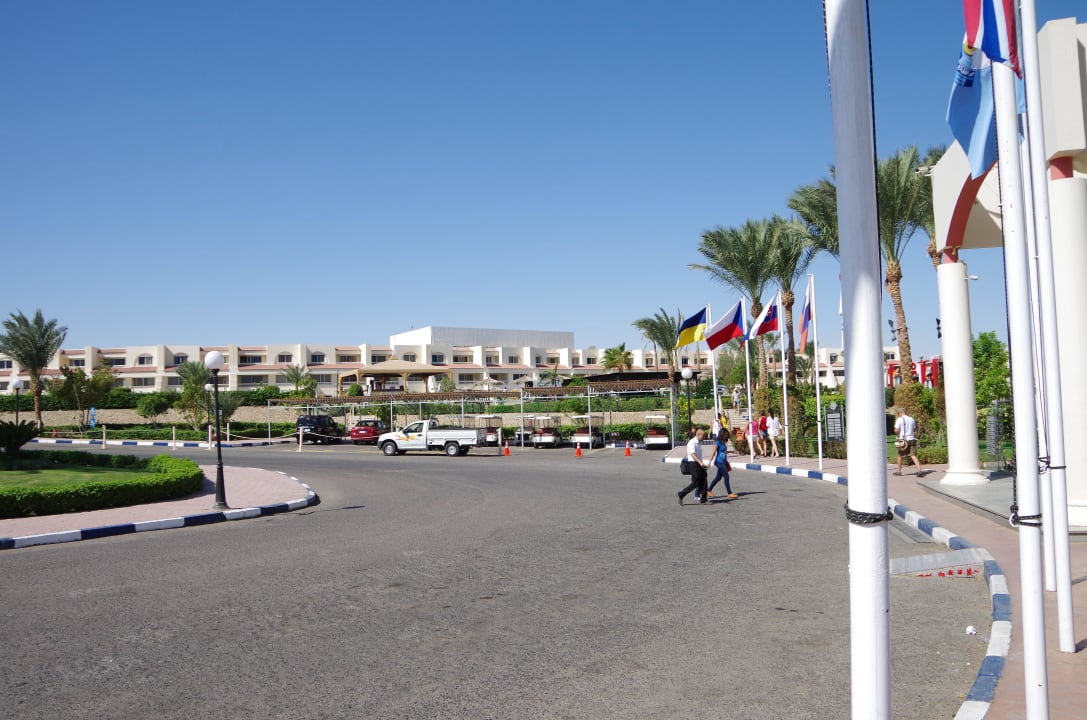 Семейный корпус Hurghada Long Beach Resort