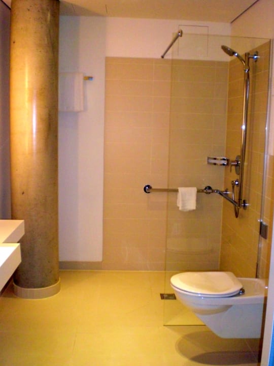 Riesen-Dusche COSMO Hotel Berlin Mitte