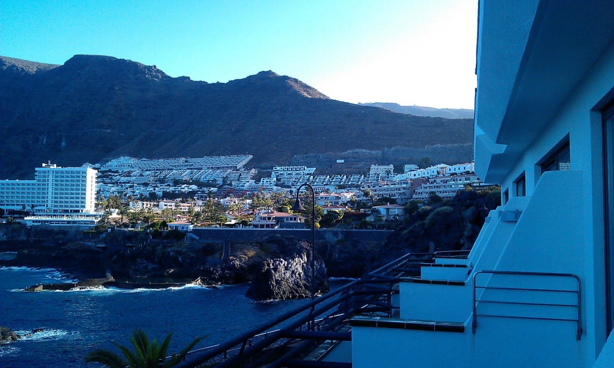 Widok z tarasu Barceló Santiago - Adults Only