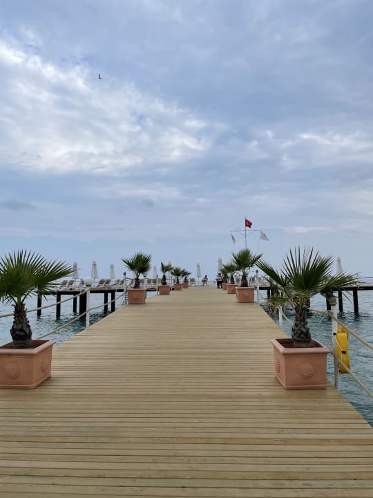 Strand Royal Wings Hotel