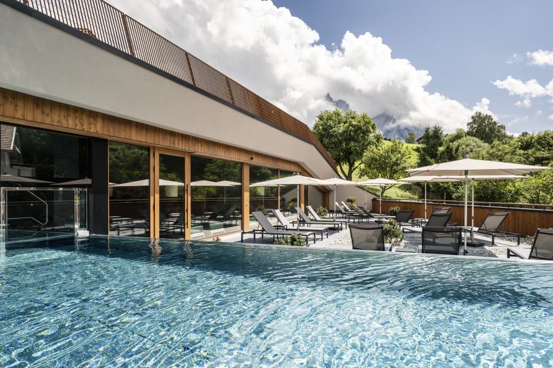 Pool Hotel Alpenroyal
