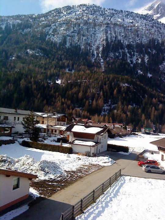 Blick vom Balkon (Strassenseite) Gasthof Bergheimat