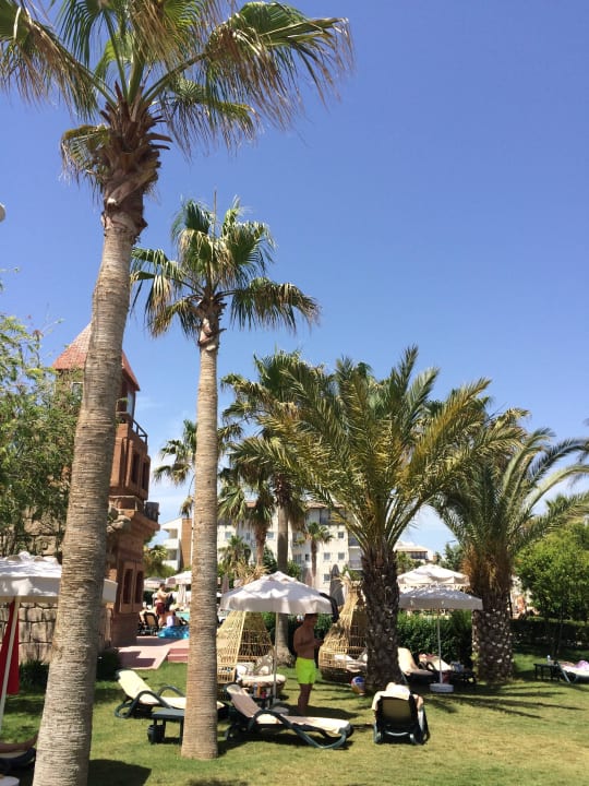 Vor dem Strandrestaurant (Snack-Bar) Belek Beach Resort Hotel