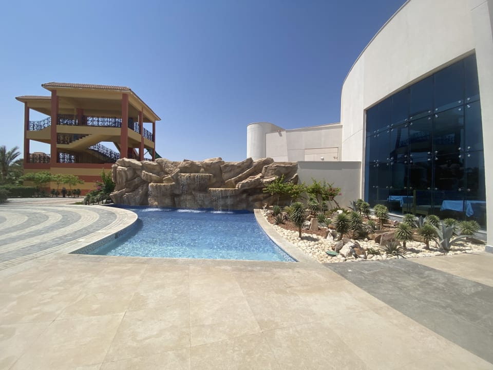 Pool Malikia Resort Abu Dabbab