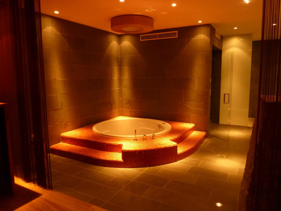Whirlpool im "Private Spa" Hotel Krallerhof