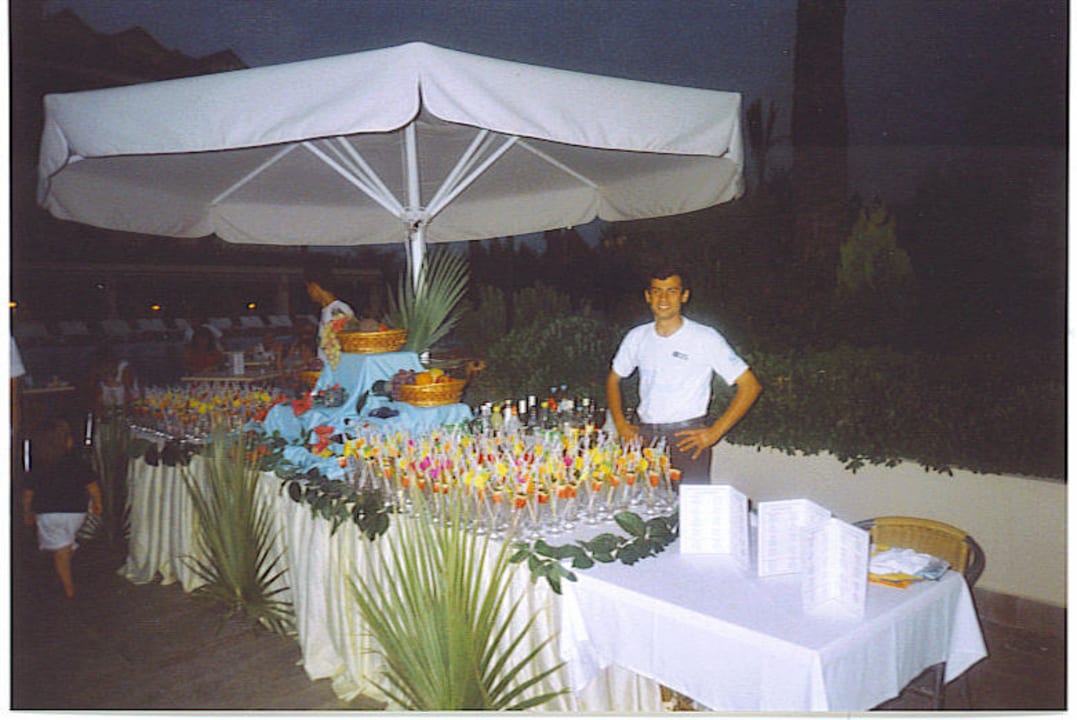 Cocktail-Party Side Breeze Hotel