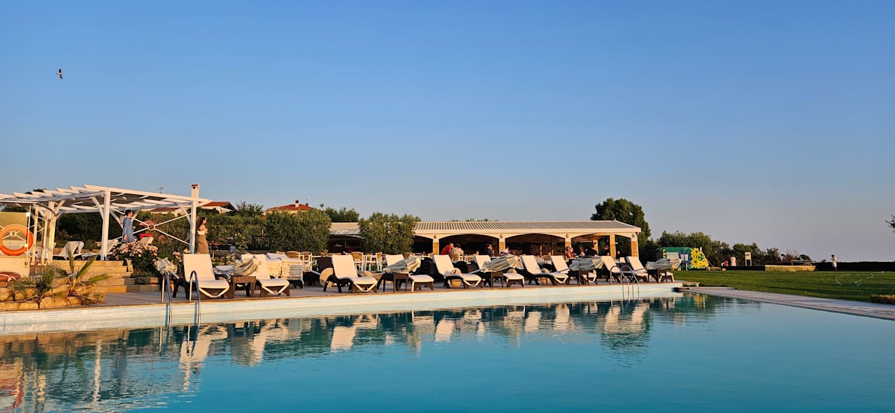 Pool Istion Club & Spa