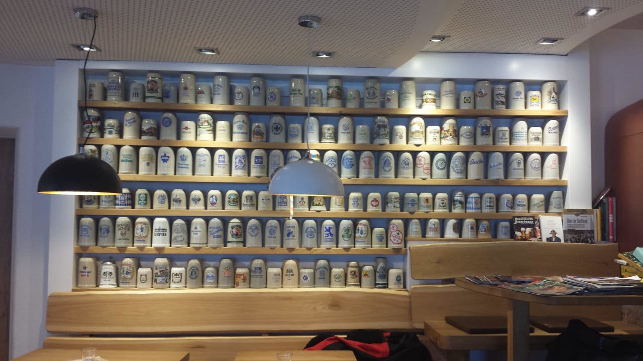 Sammlung der Krüge 1. Bier & Wohlfühlhotel Gut Riedelsbach