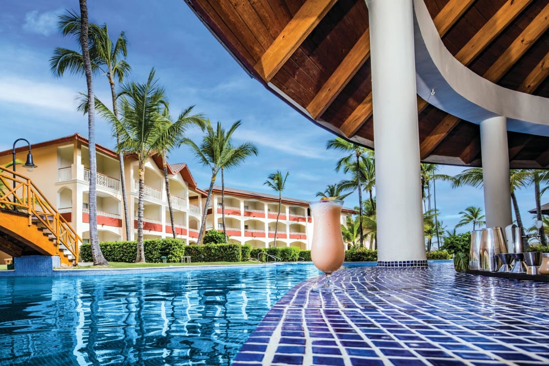 Pool Majestic Colonial Punta Cana