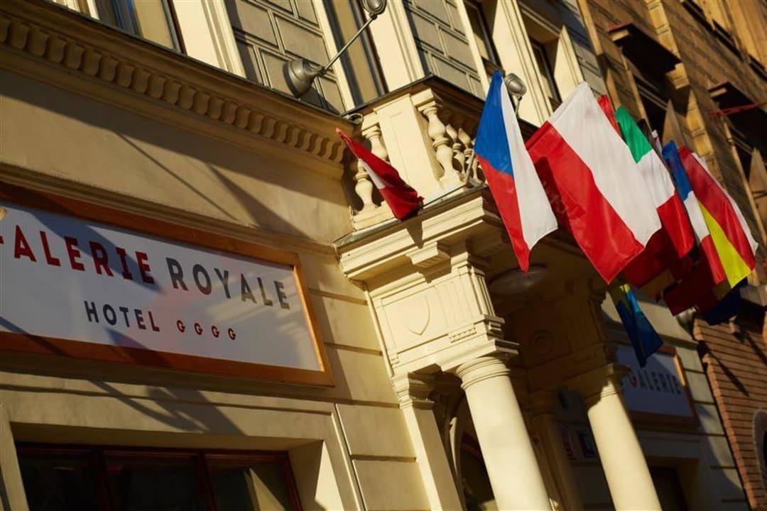 Vstup do hotelu Hotel Royal Galerie