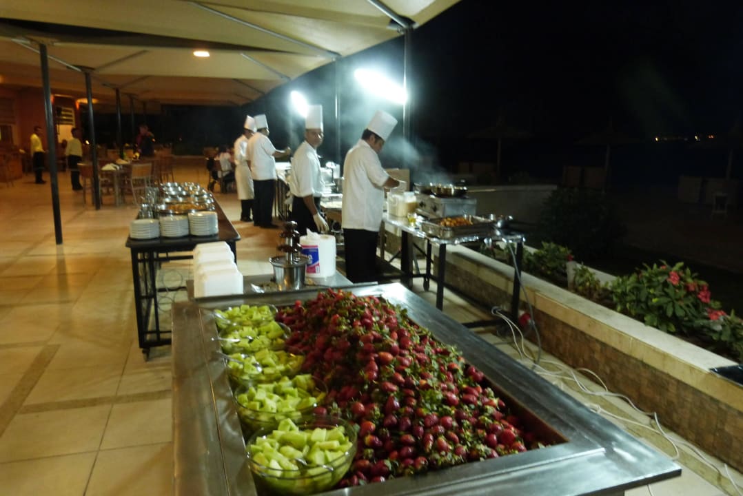Dessert und frisches Obst Abends Beach Albatros Resort