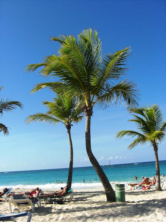 Liegen am Strand Hotel Riu Bambu