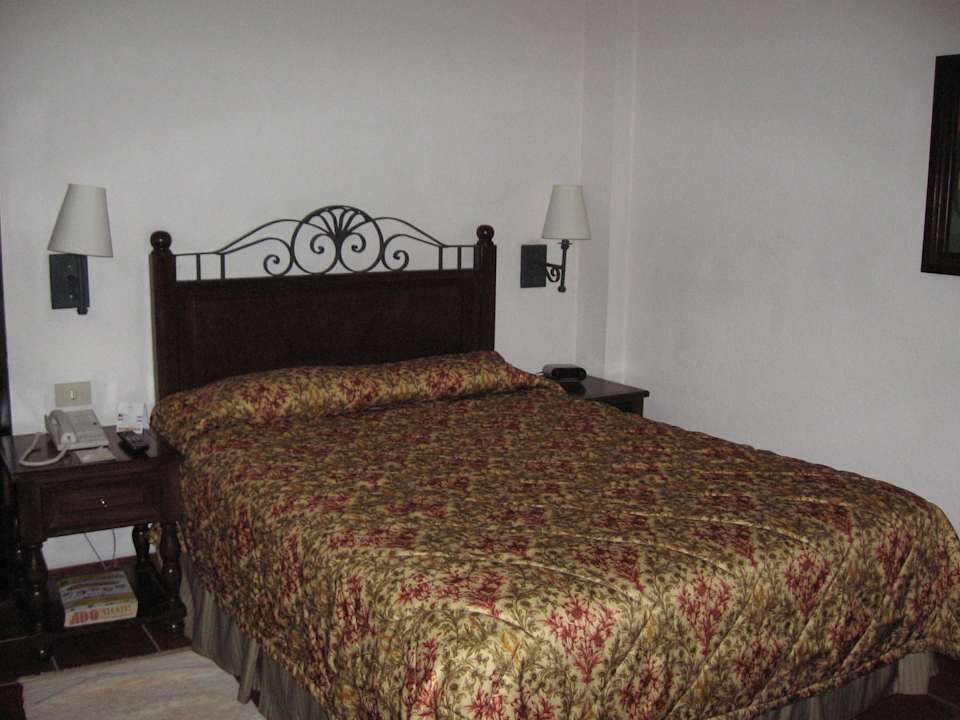 Großes Bett im Einzelzimmer Gamma by Fiesta Inn Mérida El Castellano