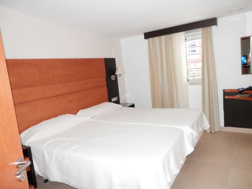 Schlafbereich separat HL Miraflor Suites Hotel