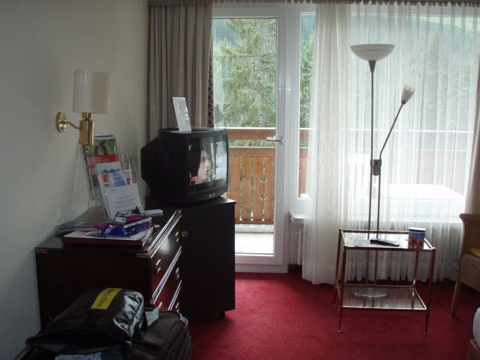 Blick Richtung Balkon Sunstar Hotel Arosa