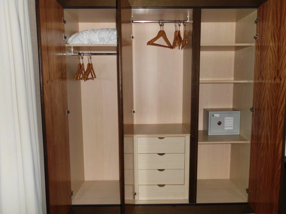 Geräumiger Kleiderschrank El Mehdi Beach Resort