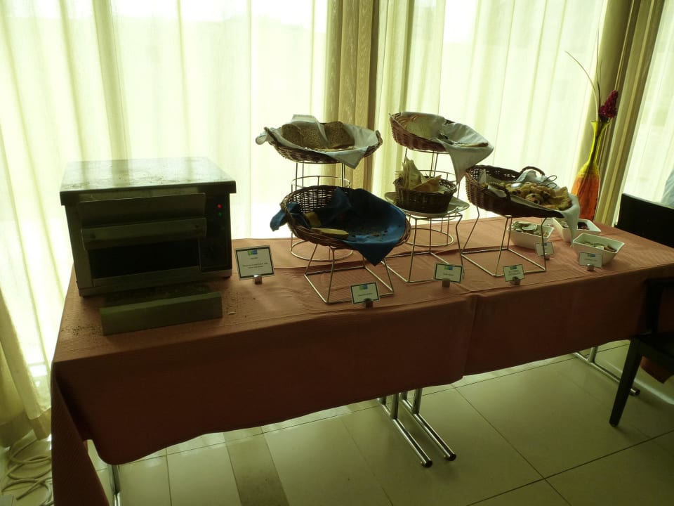 Brot und Toast Hotel Holiday Inn Express Jumeirah