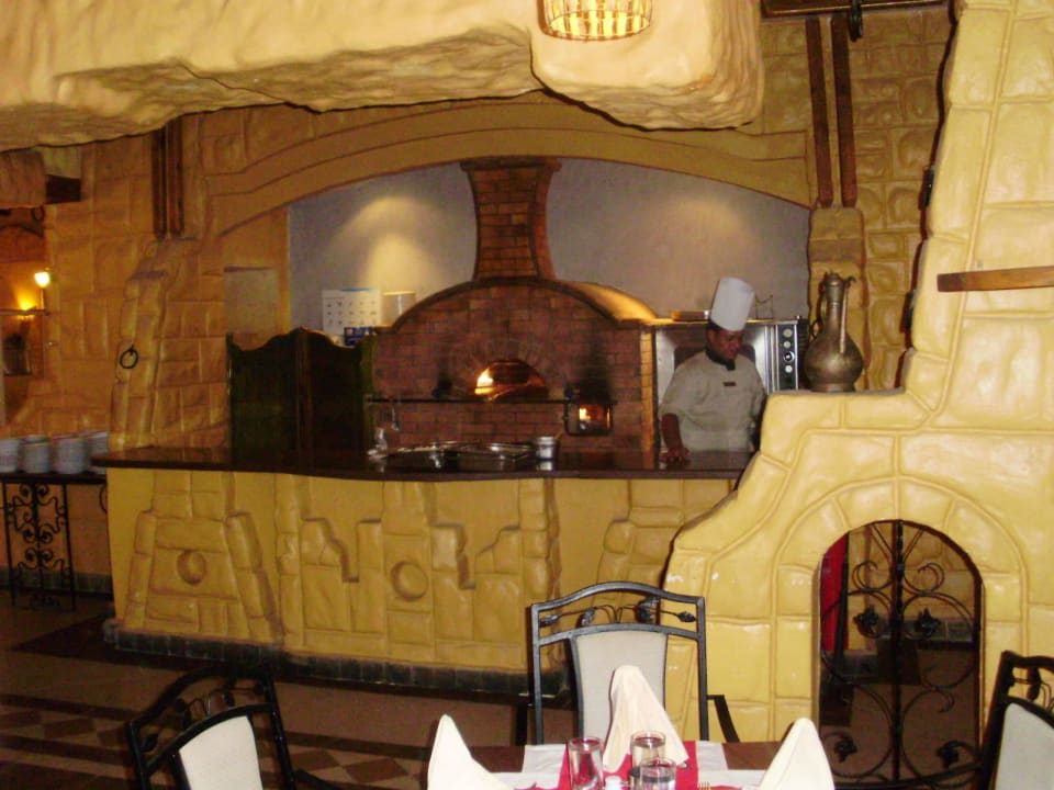 Pizza -Stadion  Pickalbatros Alf Leila Wa Leila Resort - Neverland Hurghada