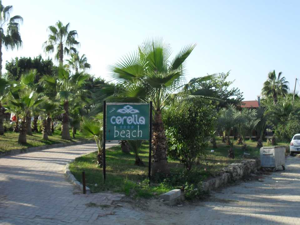 Weg zum Strand  Seaden Corolla Hotel