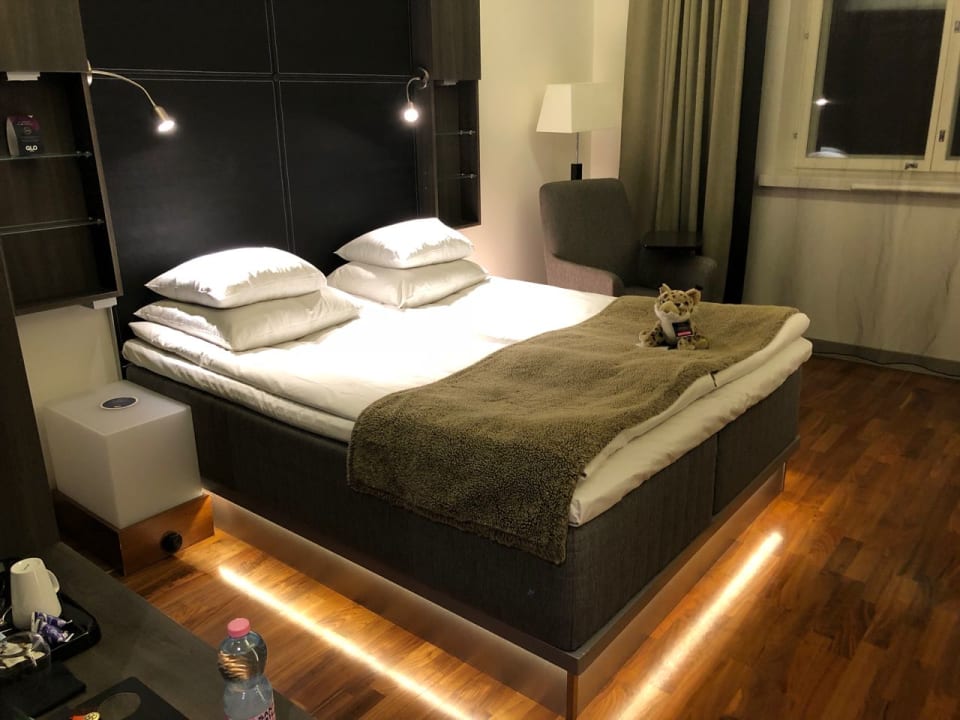 Zimmer Glo Hotel Art