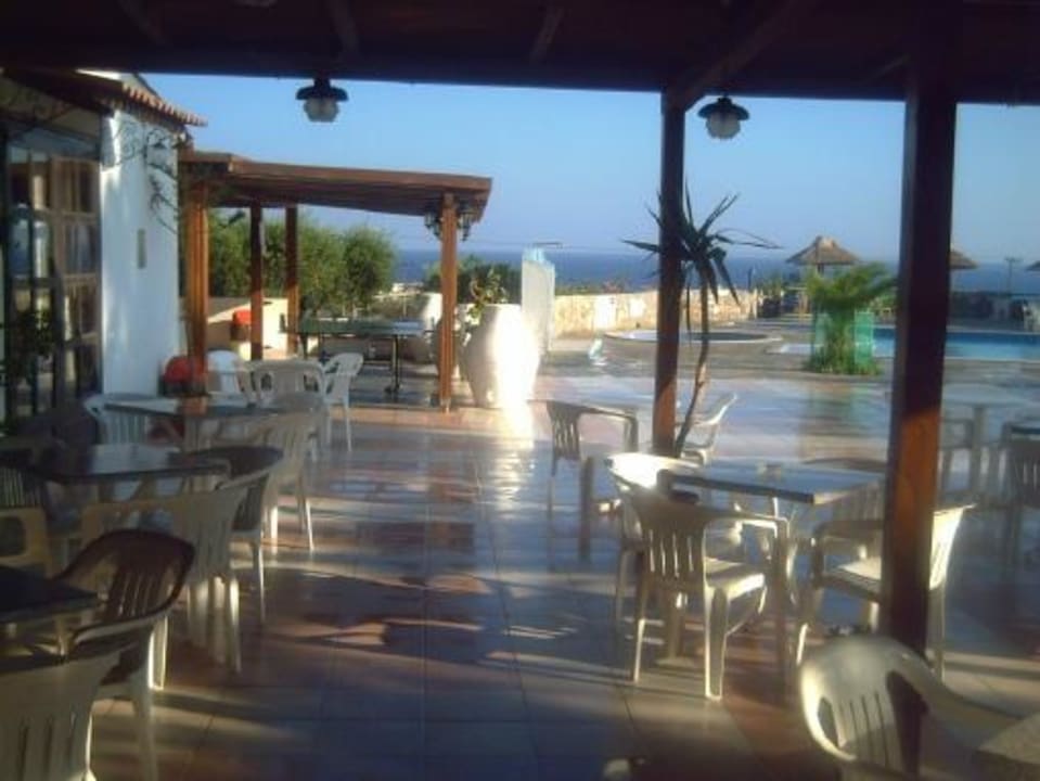 Garten-Restaurant Ocean Heights View Hotel