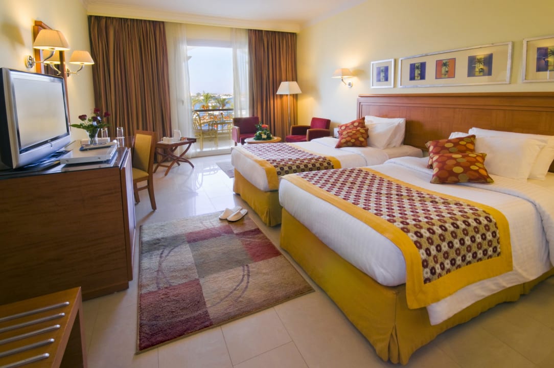 Royal Club Room Pool & Sea View Helnan Marina Sharm Hotel