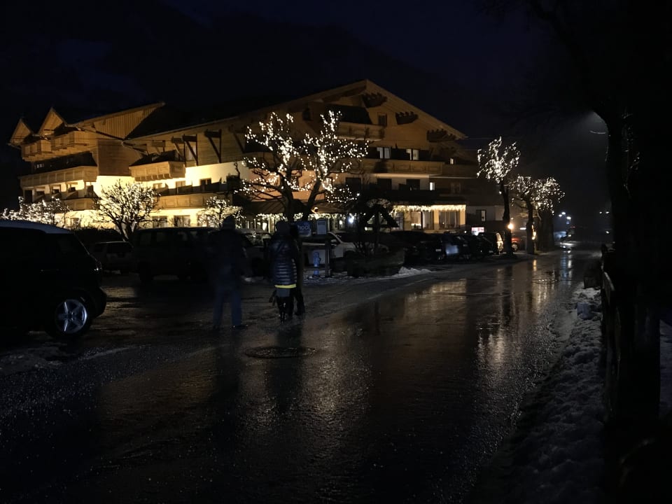 Außenansicht Hotel Alpina